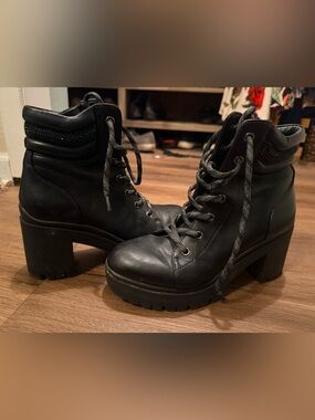 Nine West Black Lace-Up Chunky Heel Ankle Boots